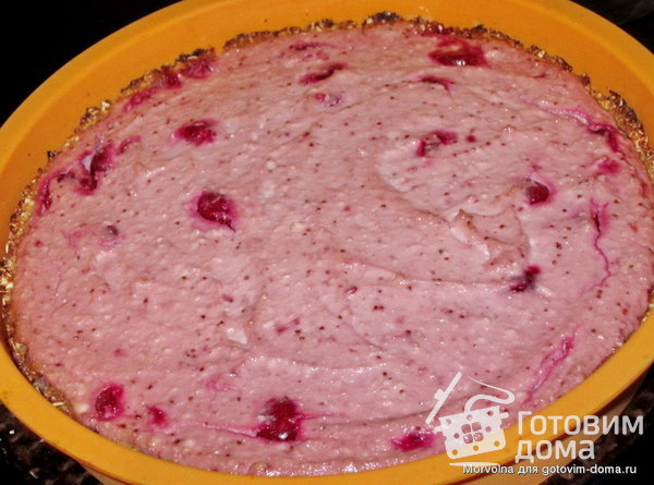 Творожный пирог с замороженными ягодами фото к рецепту 7