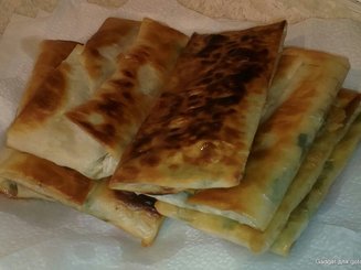 Ека или Горячая закуска из лаваша с сыром и зеленью