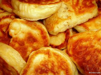 Пышные оладушки на дрожжах