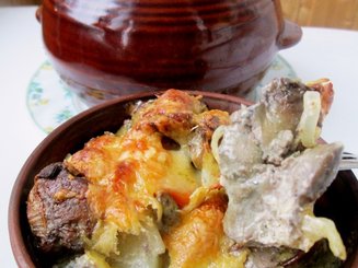 Горшочки с печенью и картошкой