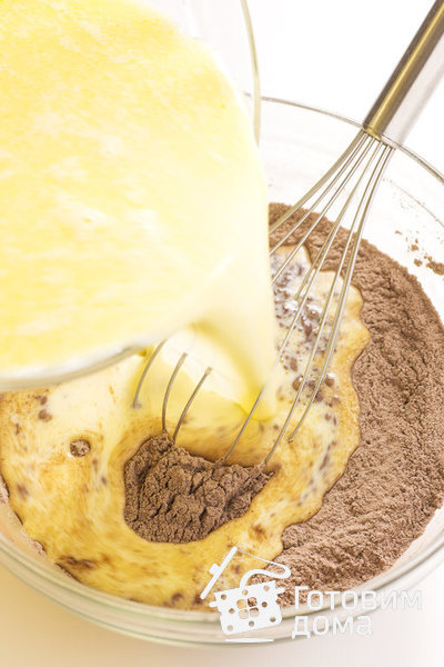 Шоколадные блинчики с бананом, клубникой и сливками фото к рецепту 9
