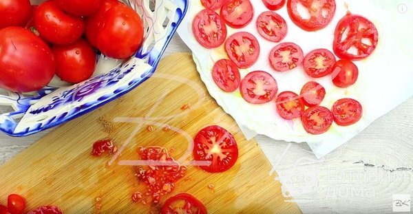 Галета с помидорами и сливочно-творожной заливкой фото к рецепту 1