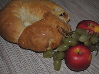 Шведский яблочный пирог с ромовой глазурью