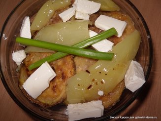 Салат из кабачков и перца с фетой и мятой