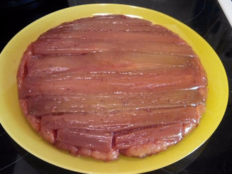 Tarte Tatin с ревенем и кардамоном