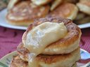 Пышные оладушки на дрожжах от Sindirella Пышные оладушки на дрожжах от Sindirella