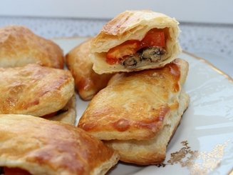 Слойки со шпротами