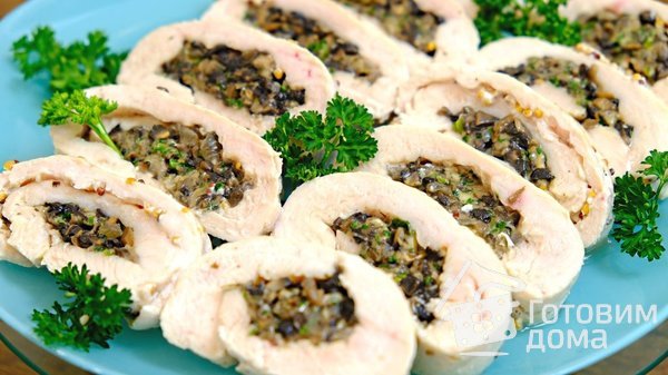 Куриный рулет с грибами и сыром - просто, вкусно и красиво! фото к рецепту 8