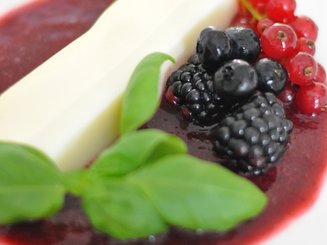 " Panna Cotta " с ягодным соусом