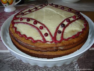Пряничный наполеон с брусникой
