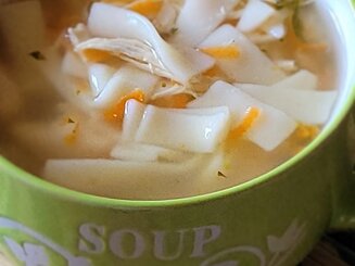 Аришта апур - куриный суп с лапшой