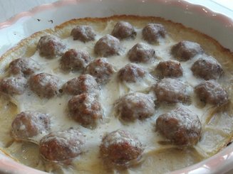 Фрикадельки под молочной шапкой