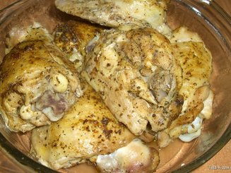 Запеченные куриные голени, маринованные в дижонской горчице