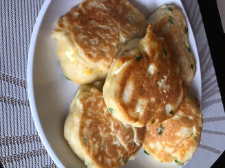 Ленивые Пирожки с луком и яйцом или Оладьи с начинкой
