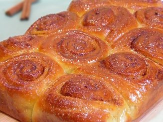 Сахарные булочки с медовой глазурью "Roulé au miel"