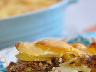 Картофель с фаршем запеченные под сыром