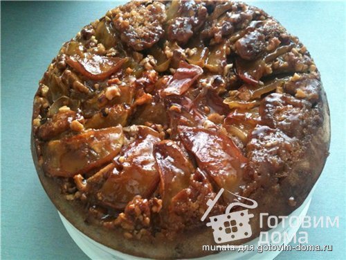 Яблочный пирог с орехами, изюмом и карамелью фото к рецепту 5
