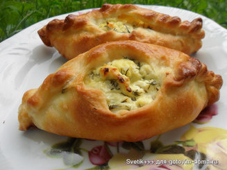 Расстегаи с капустой и яйцами