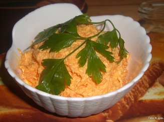 Салат из моркови с чесноком