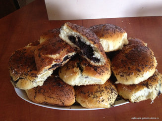 Булочки с маком