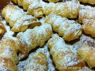 "РожкИ" (слоеные трубочки)