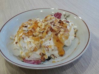 Странгисто ме мели (греческий йогурт с мёдом и орехами)