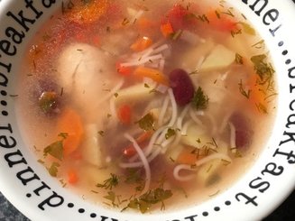 Чорба с домашней лапшой и фасолью