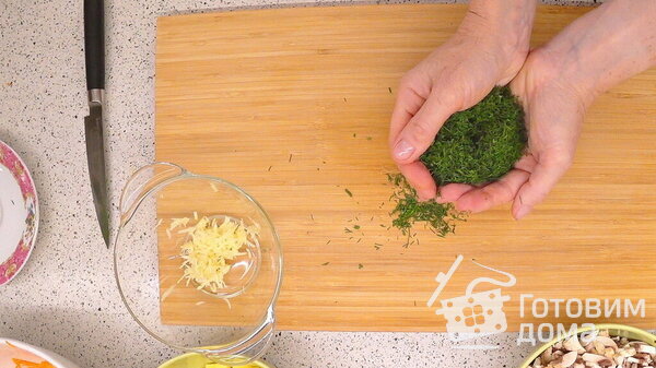 Гречневый суп с сыром, грибами, картошкой, зеленью и чесноком фото к рецепту 6