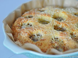 Пирог с фрикадельками