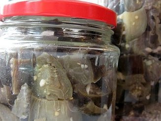 Баклажаны с чесноком по-гурийски