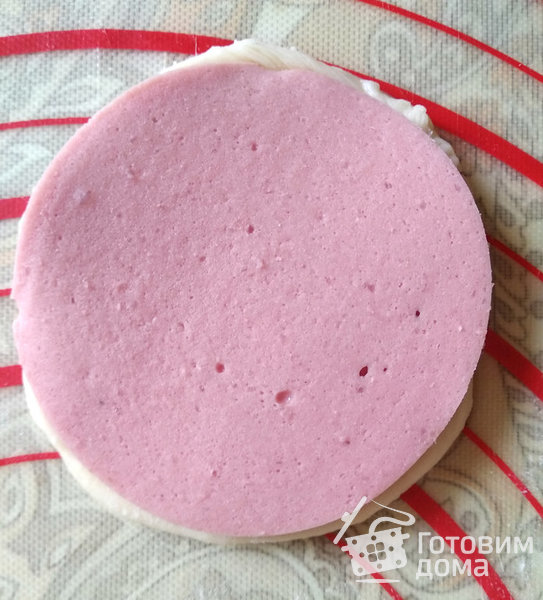 Булочки с колбасой фото к рецепту 4
