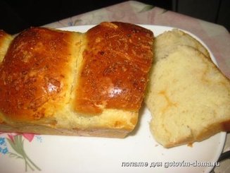 Хлеб с брынзой и зеленью