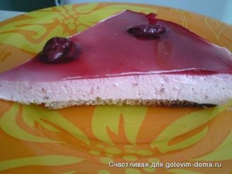 Торт с клубничным муссом и желе