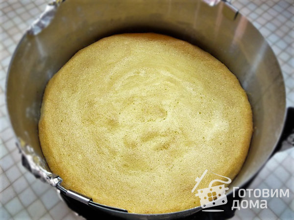 Шарлотт с ягодами и клубничным джемом фото к рецепту 5