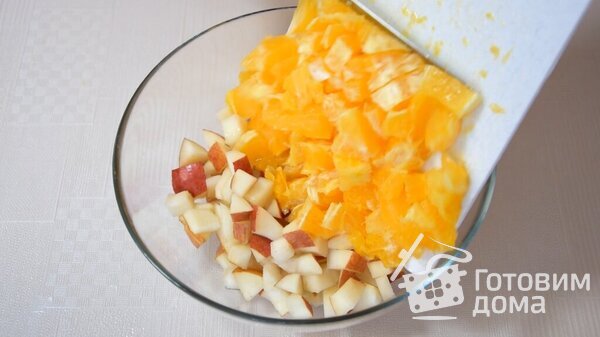 Освежающий фруктово-ореховый салатик всего за пару минут. Десерт из фруктов фото к рецепту 2