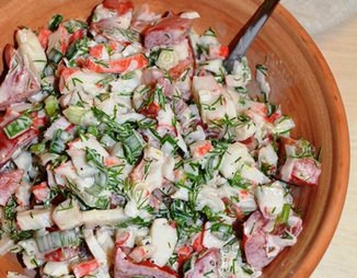 Салат с крабовыми палочками "Лёгкий"