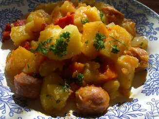 Рагу с картофелем и сосисками