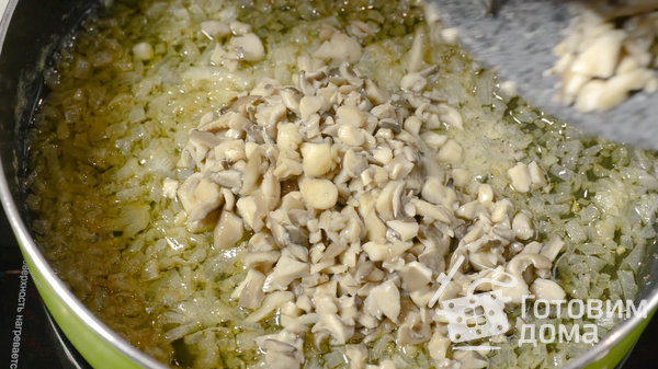 Блинчики с курицей, грибами и сыром фото к рецепту 15