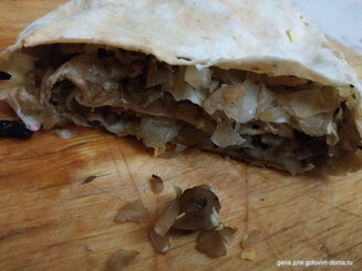 Традиционный польский (рождественский) рулет с капустой и грибами.