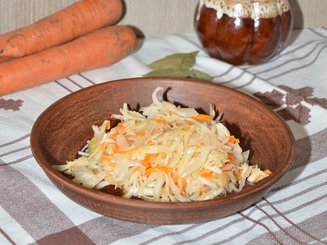 Капуста хрустящая квашеная