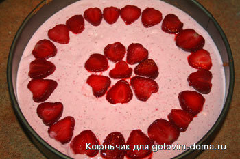 Торт с клубничным муссом и желе фото к рецепту 2