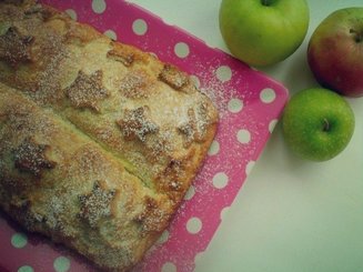 Сочный пирог с яблоками