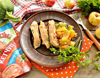 Куриные стейки на сковороде с овощами по-Махеевски