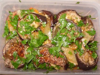 Закуска из запечённых баклажанов и перца