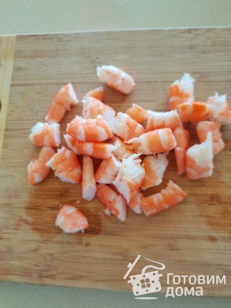 Салат с креветками под розовым соусом фото к рецепту 6