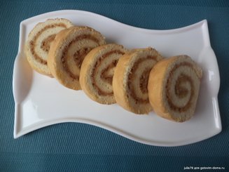Рулет, который выпекается вместе с начинкой