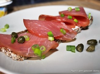 Smörrebröd - Датский бутерброд с лимонно-каперсовой намазкой