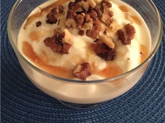 Странгисто ме мели (греческий йогурт с мёдом и орехами)
