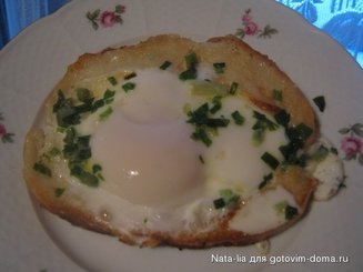 Горячие бутерброды  (яичница в хлебе)