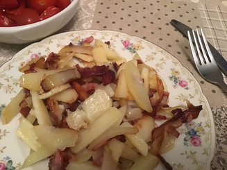 Картофель, жареный с беконом